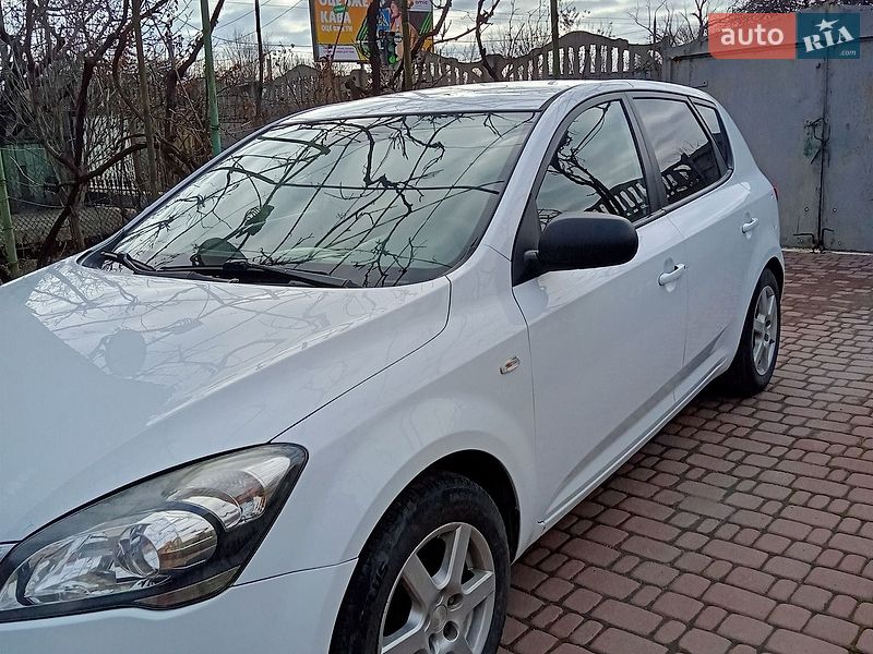 Хетчбек Kia Ceed 2009 в Запоріжжі