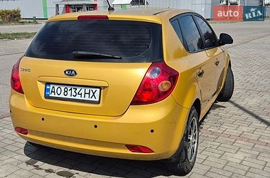 Хэтчбек Kia Ceed 2009 в Тячеве