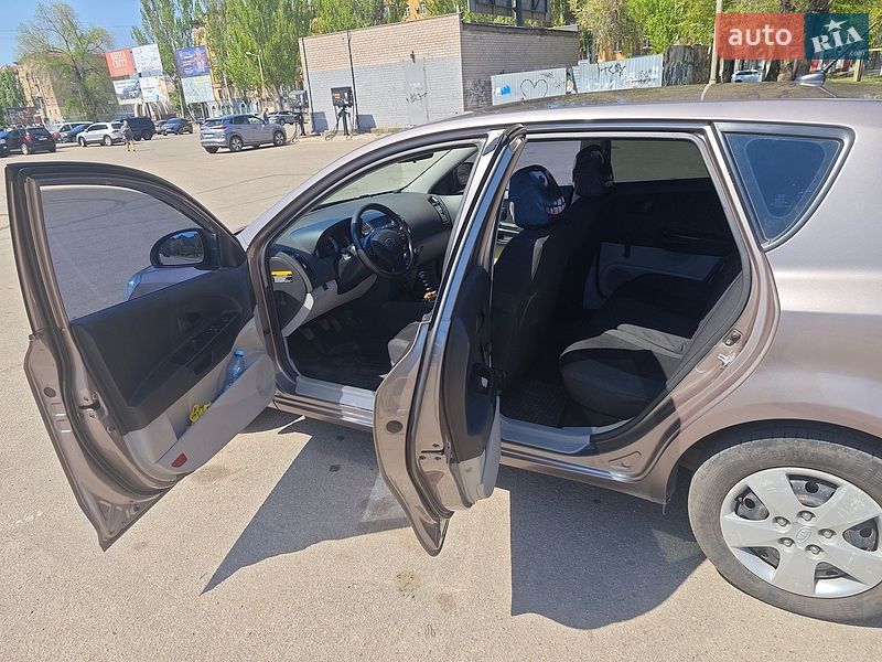 Хэтчбек Kia Ceed 2008 в Кривом Роге