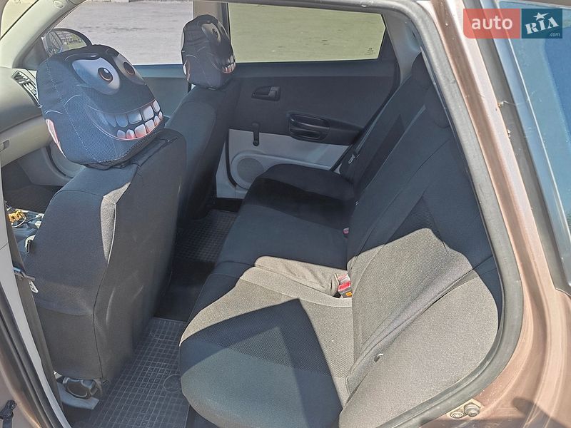 Хэтчбек Kia Ceed 2008 в Кривом Роге