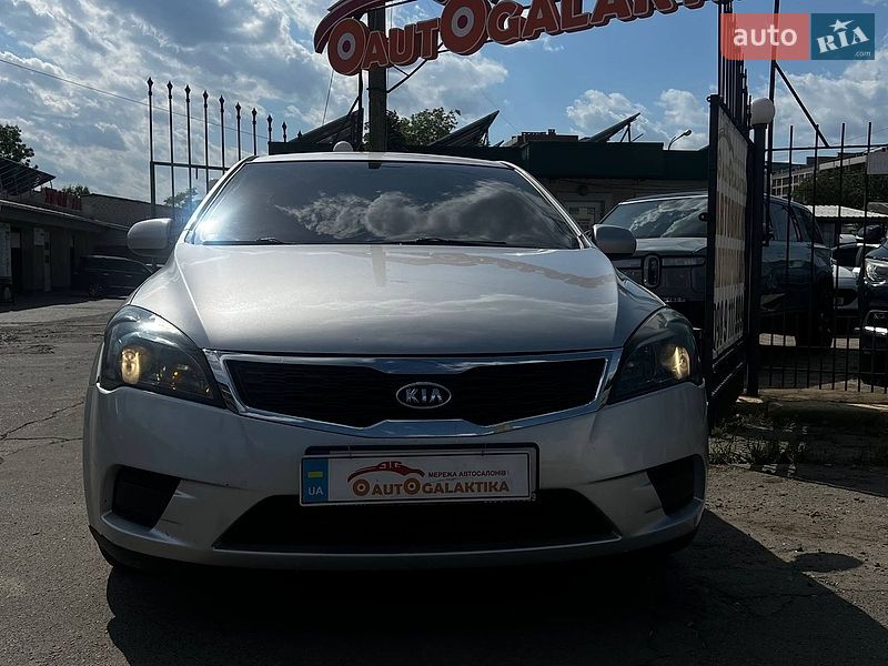 Хетчбек Kia Ceed 2011 в Миколаєві