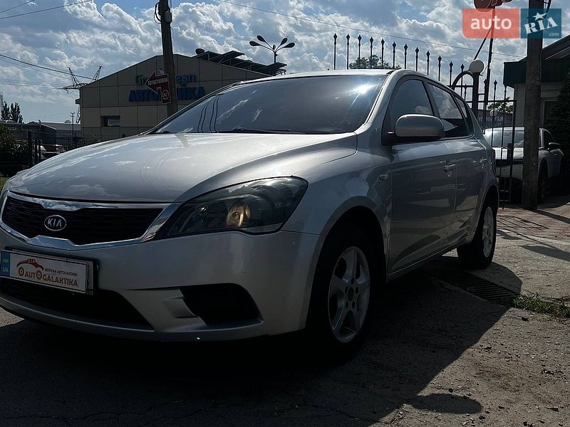 Хетчбек Kia Ceed 2011 в Миколаєві
