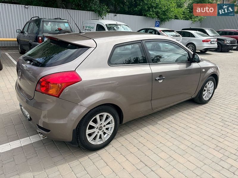 Хэтчбек Kia Ceed 2008 в Днепре