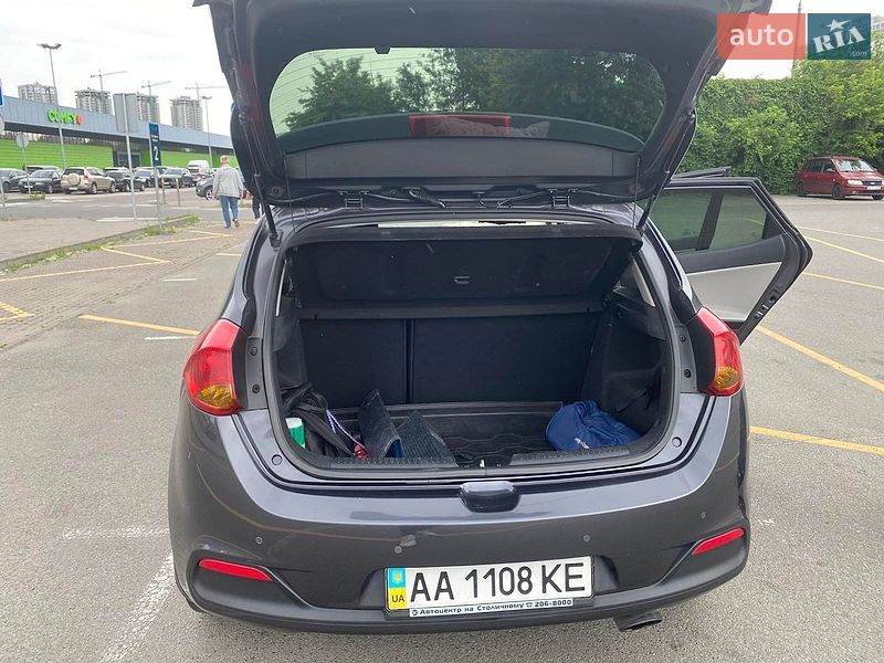 Хэтчбек Kia Ceed 2015 в Киеве