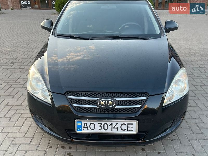 Хетчбек Kia Ceed 2007 в Ужгороді