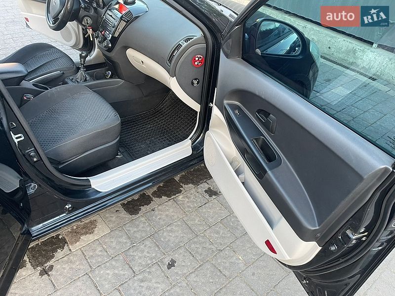 Хетчбек Kia Ceed 2007 в Ужгороді