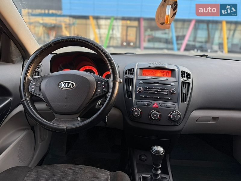 Хэтчбек Kia Ceed 2008 в Киеве фото 14 Хэтчбек Kia Ceed 2008 в Киеве