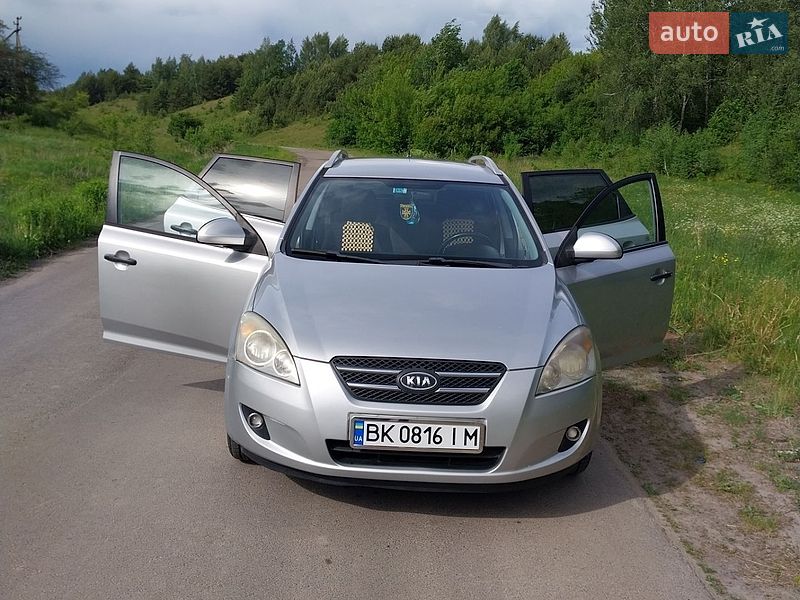 Универсал Kia Ceed 2009 в Ровно