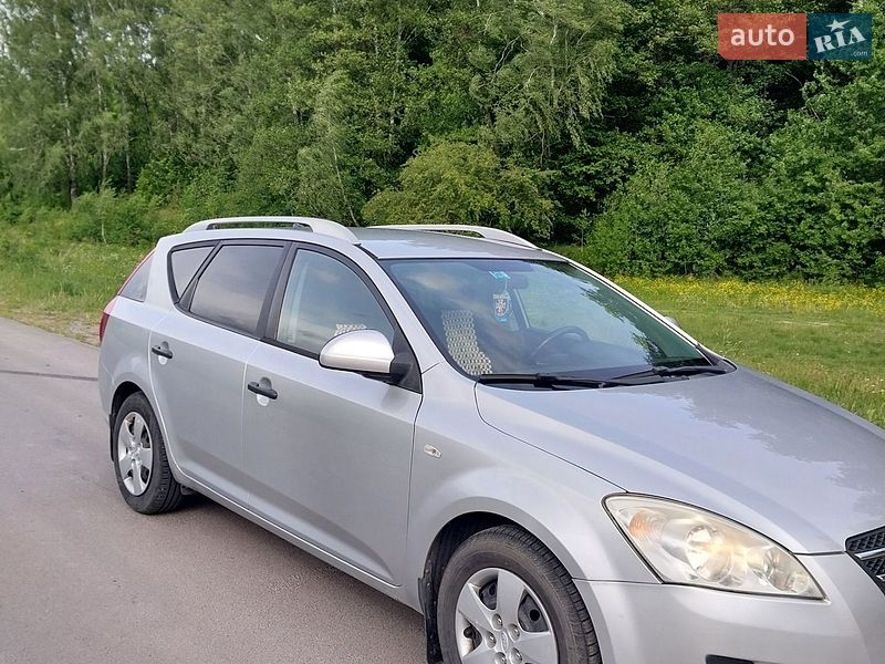 Универсал Kia Ceed 2009 в Ровно