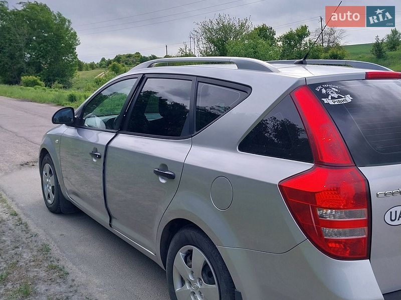 Универсал Kia Ceed 2009 в Ровно