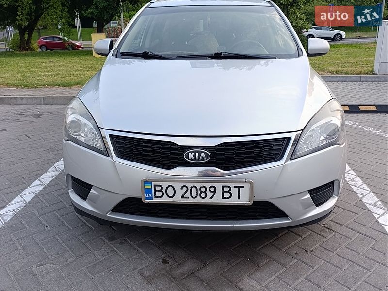 Універсал Kia Ceed 2010 в Маневичах