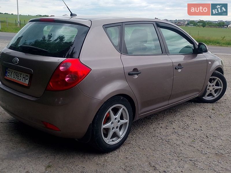 Хетчбек Kia Ceed 2007 в Кам'янець-Подільському фото 4 Хетчбек Kia Ceed 2007 в Кам'янець-Подільському
