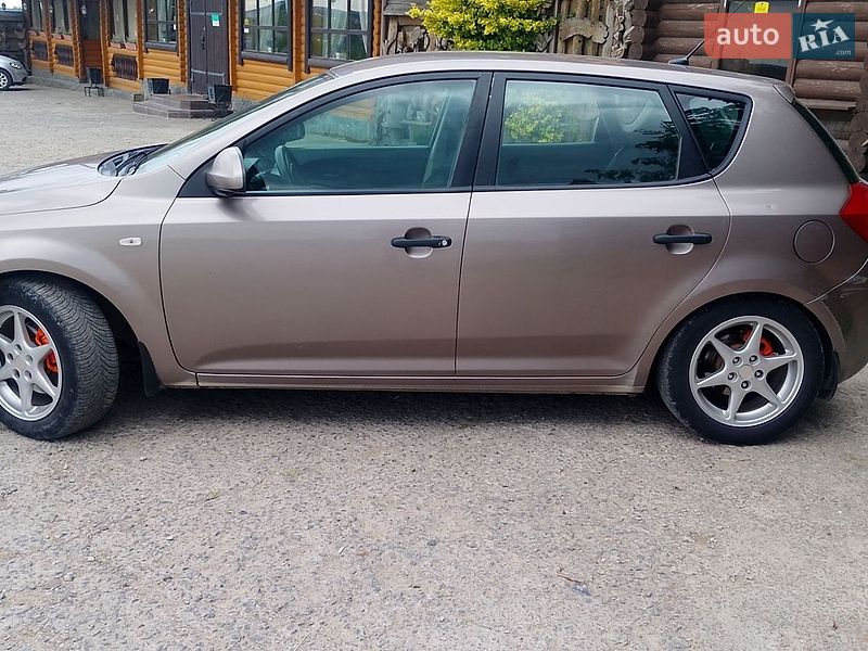 Хэтчбек Kia Ceed 2007 в Каменец-Подольском фото 12 Хэтчбек Kia Ceed 2007 в Каменец-Подольском
