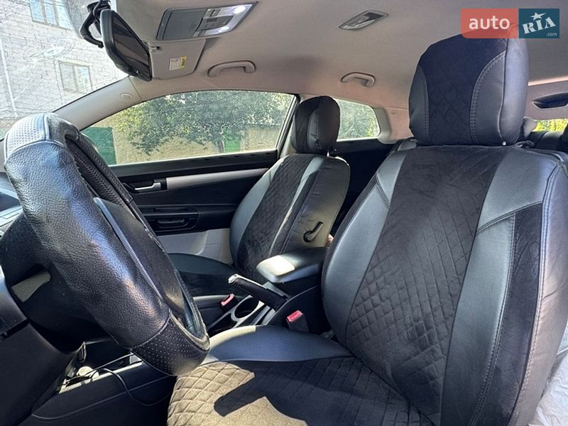Хэтчбек Kia Ceed 2009 в Одессе