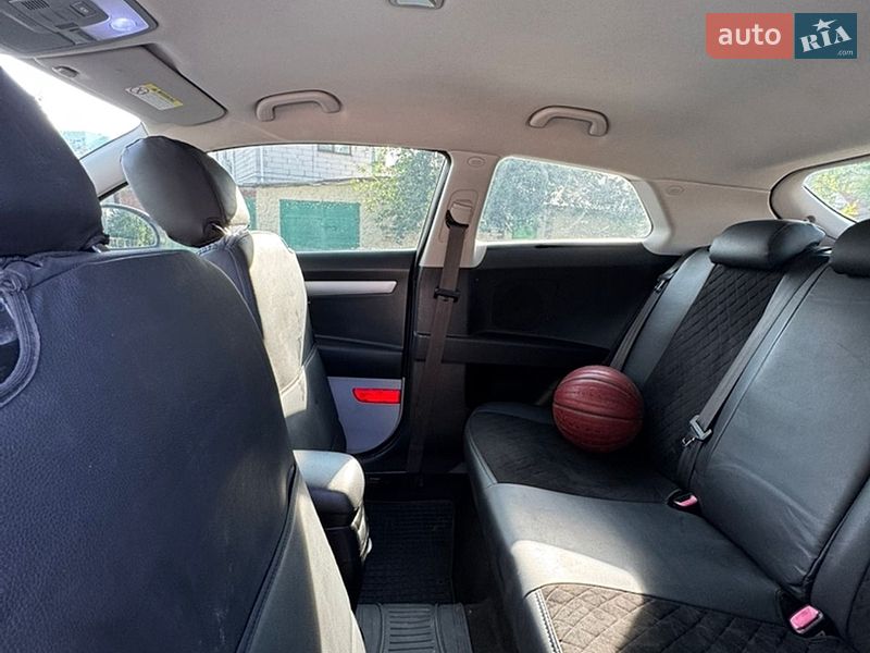 Хэтчбек Kia Ceed 2009 в Одессе