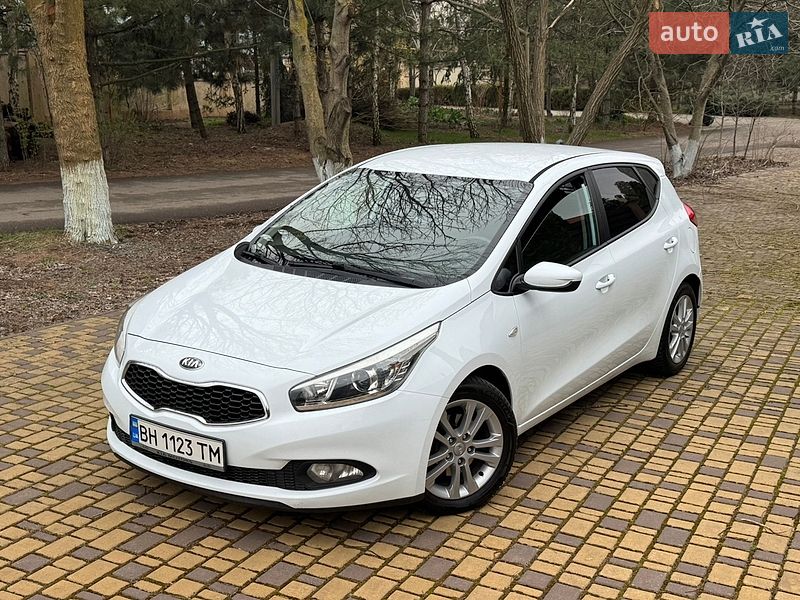 Хэтчбек Kia Ceed 2012 в Одессе