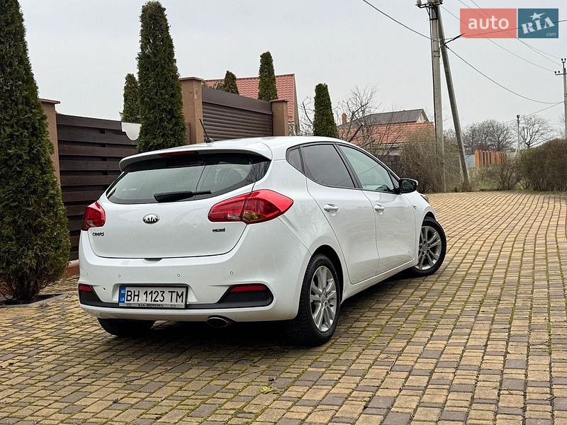 Хэтчбек Kia Ceed 2012 в Одессе