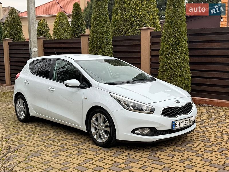 Хэтчбек Kia Ceed 2012 в Одессе