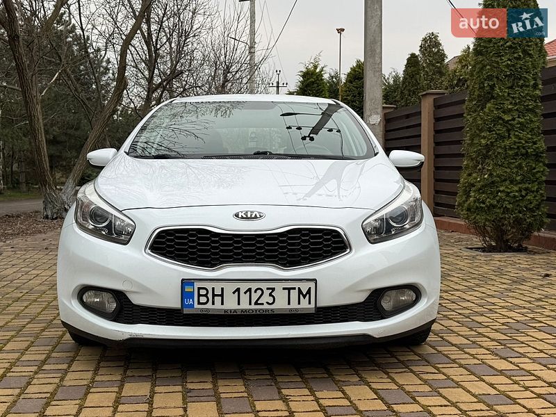 Хэтчбек Kia Ceed 2012 в Одессе