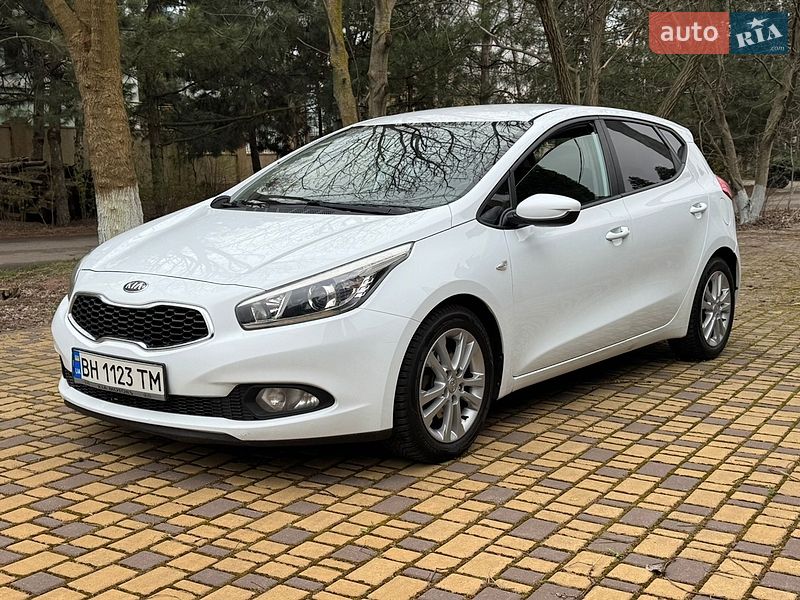 Хэтчбек Kia Ceed 2012 в Одессе