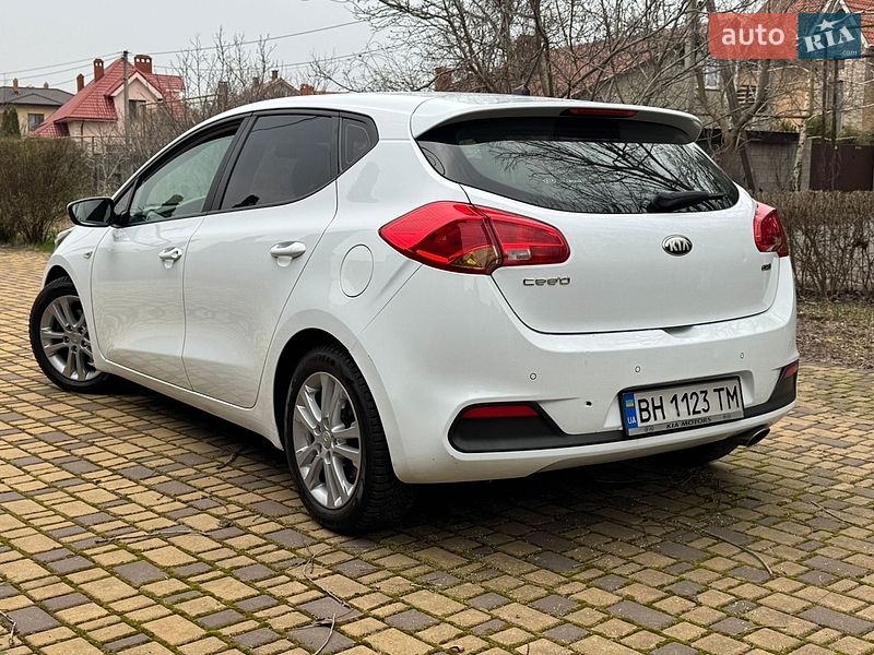 Хэтчбек Kia Ceed 2012 в Одессе
