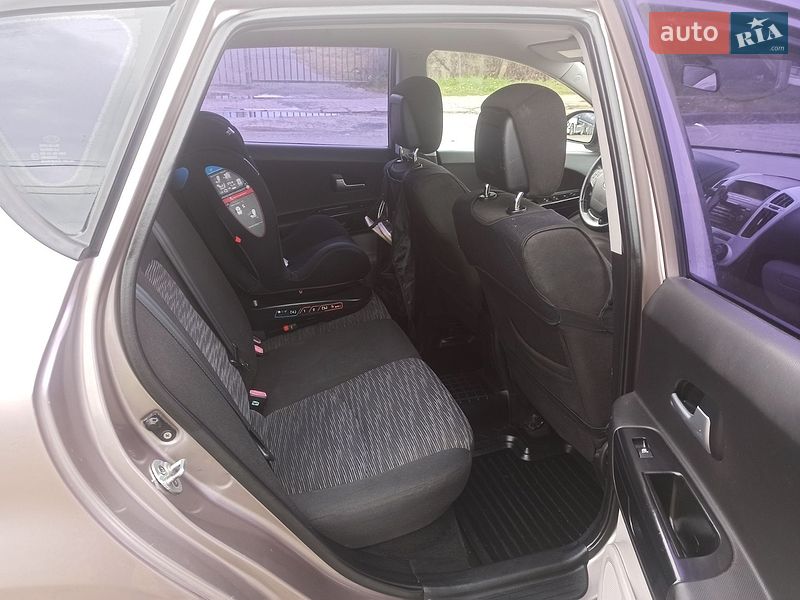 Хэтчбек Kia Ceed 2008 в Полтаве