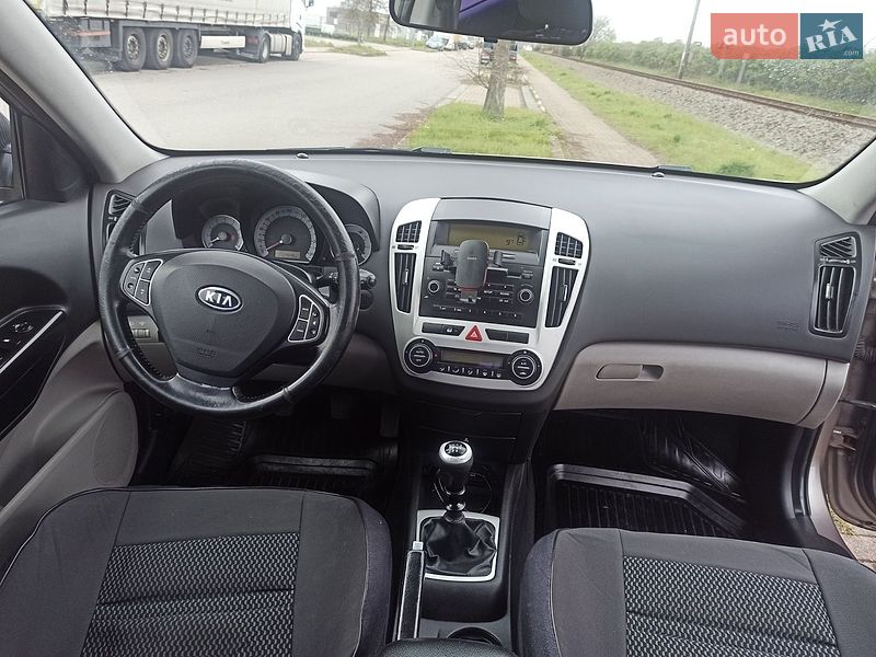 Хэтчбек Kia Ceed 2008 в Полтаве