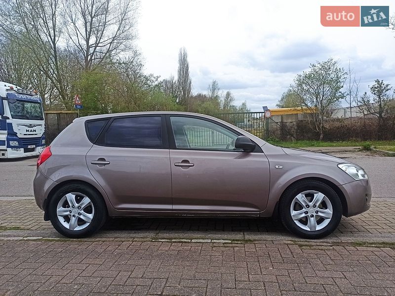 Хэтчбек Kia Ceed 2008 в Полтаве