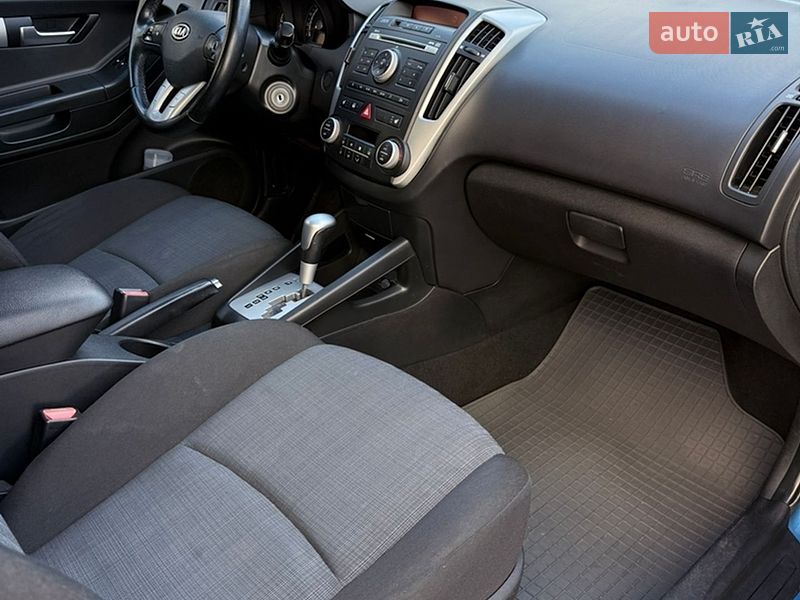 Хэтчбек Kia Ceed 2010 в Софиевской Борщаговке фото 8 Хэтчбек Kia Ceed 2010 в Софиевской Борщаговке