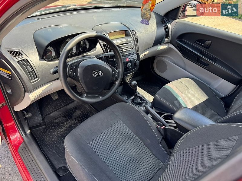 Хэтчбек Kia Ceed 2008 в Полтаве
