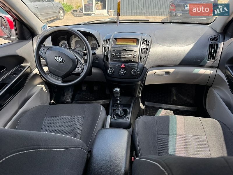 Хэтчбек Kia Ceed 2008 в Полтаве