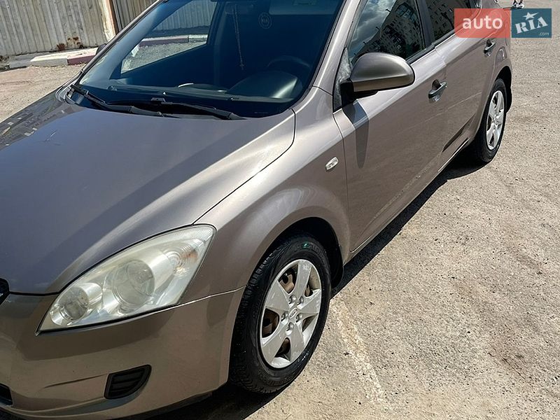 Хэтчбек Kia Ceed 2007 в Харькове