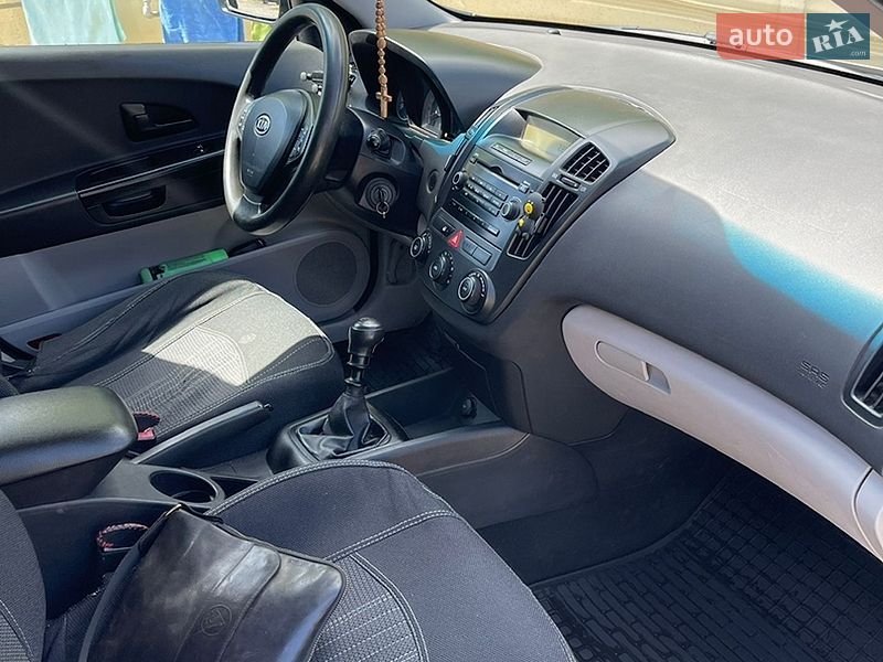 Хэтчбек Kia Ceed 2007 в Харькове