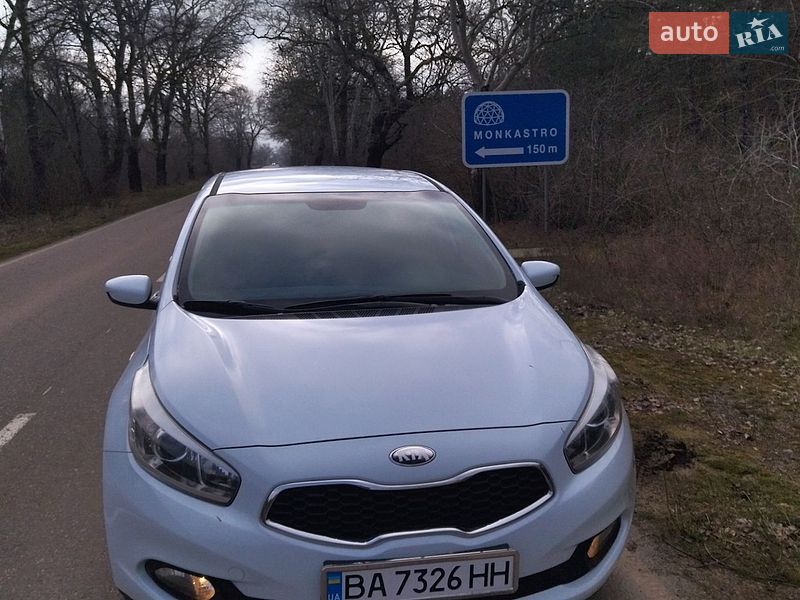 Хэтчбек Kia Ceed 2013 в Новоукраинке фото 24 Хэтчбек Kia Ceed 2013 в Новоукраинке