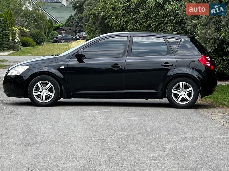 Хетчбек Kia Ceed 2007 в Ужгороді