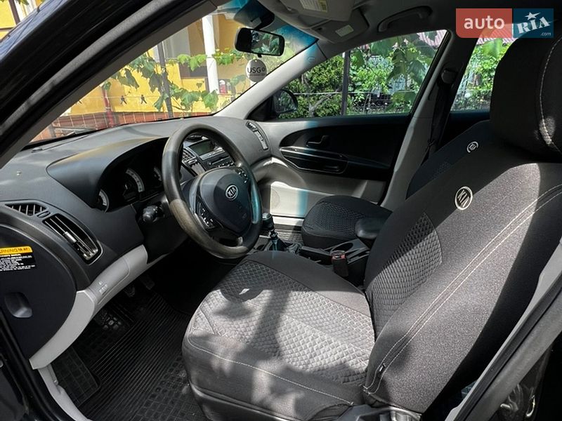 Хетчбек Kia Ceed 2007 в Ужгороді