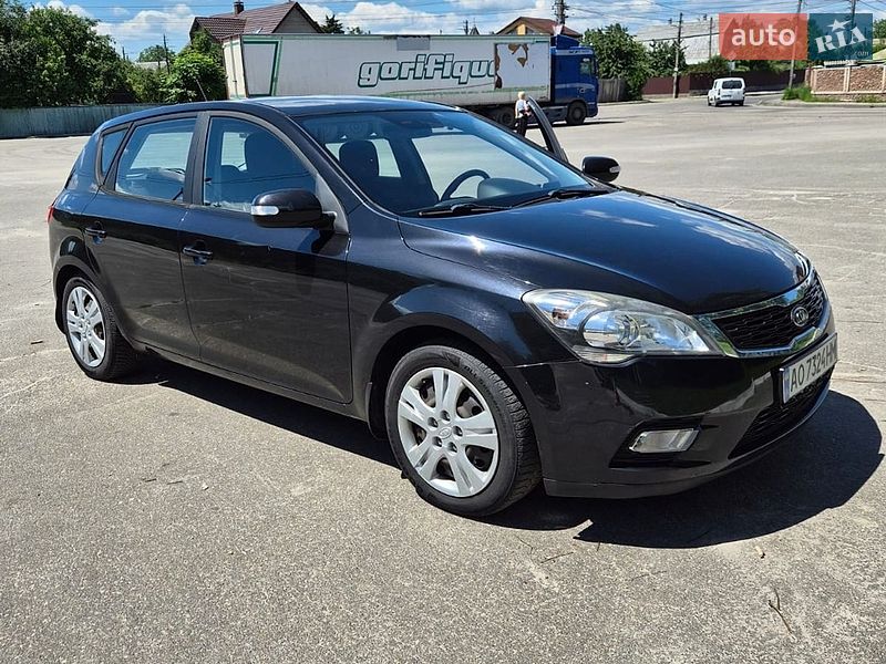 Хэтчбек Kia Ceed 2009 в Киеве