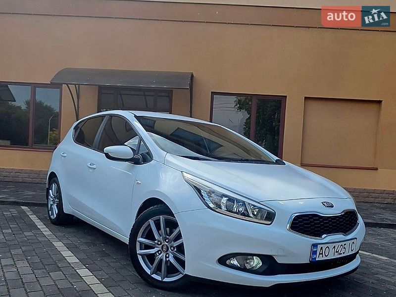 Хэтчбек Kia Ceed 2013 в Берегово