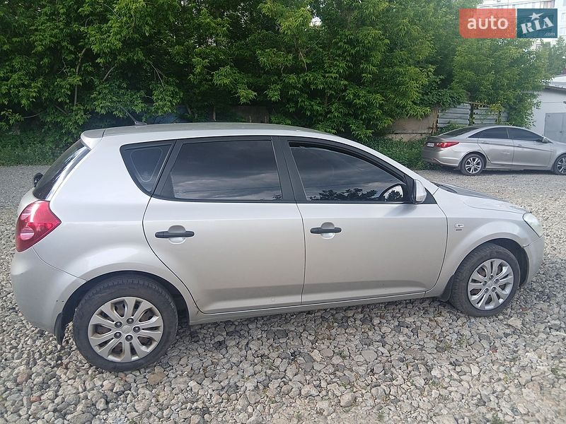 Хэтчбек Kia Ceed 2008 в Харькове