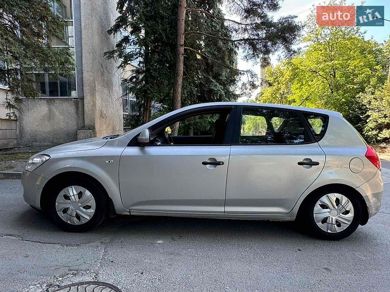 Хетчбек Kia Ceed 2008 в Львові