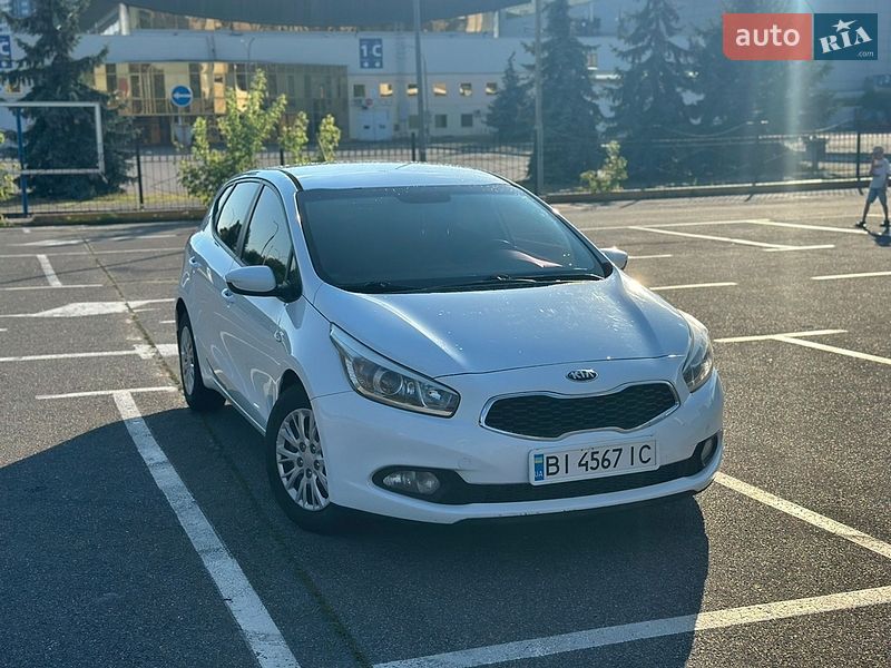 Хэтчбек Kia Ceed 2012 в Киеве