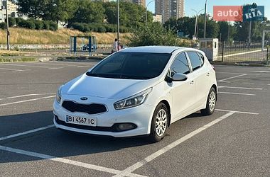 Хэтчбек Kia Ceed 2012 в Киеве