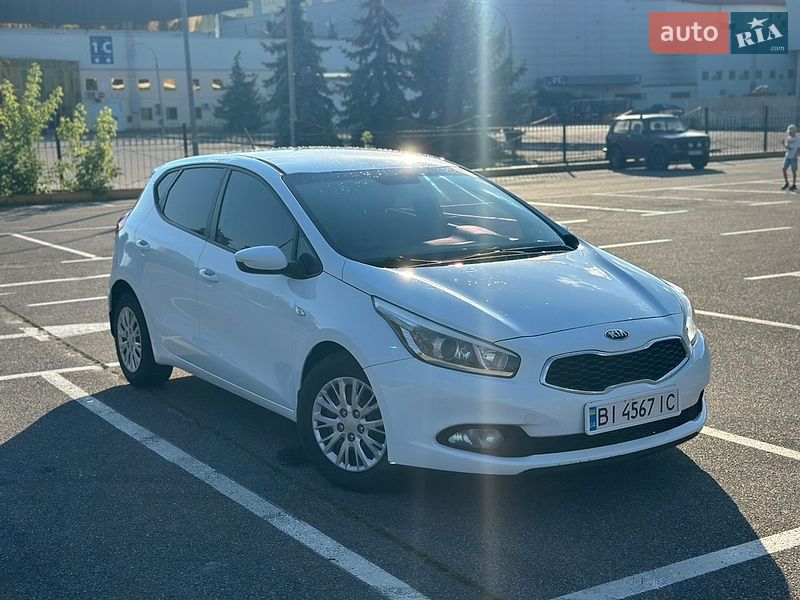 Хэтчбек Kia Ceed 2012 в Киеве
