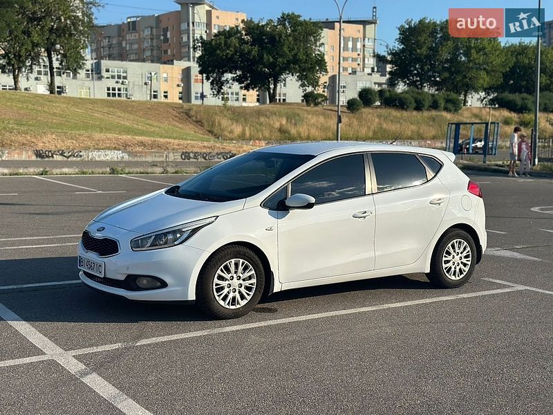 Хэтчбек Kia Ceed 2012 в Киеве
