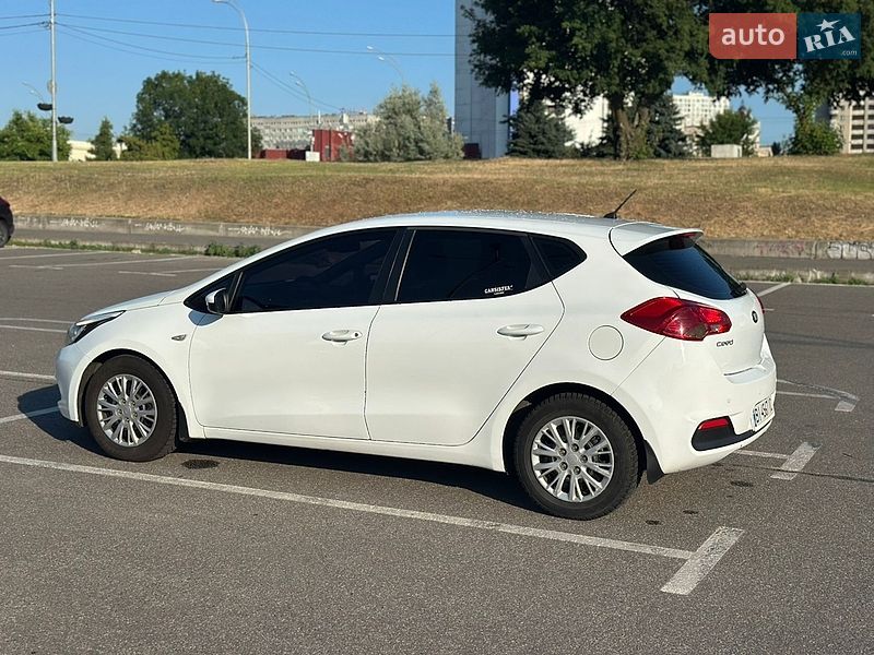 Хэтчбек Kia Ceed 2012 в Киеве