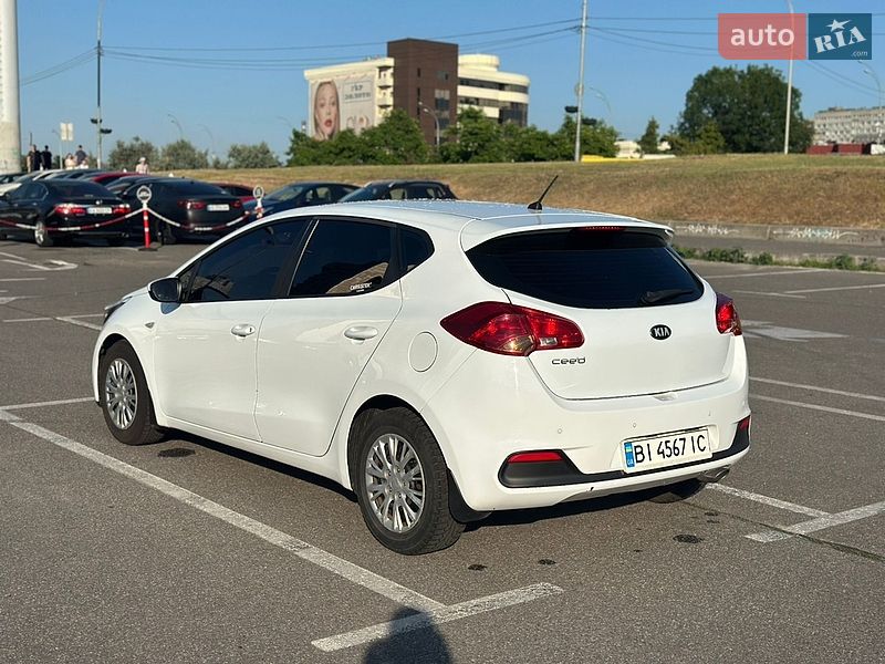Хэтчбек Kia Ceed 2012 в Киеве