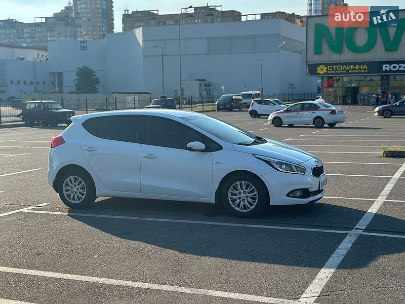 Хэтчбек Kia Ceed 2012 в Киеве