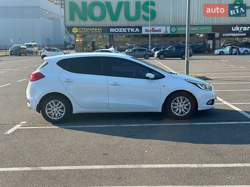 Хэтчбек Kia Ceed 2012 в Киеве