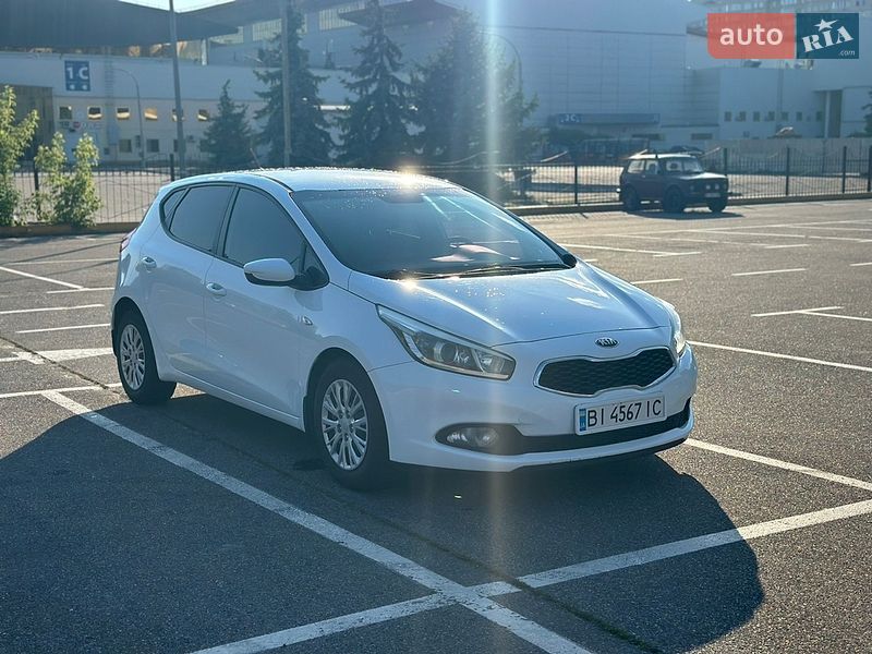 Хэтчбек Kia Ceed 2012 в Киеве