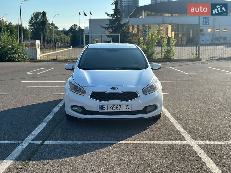 Хэтчбек Kia Ceed 2012 в Киеве